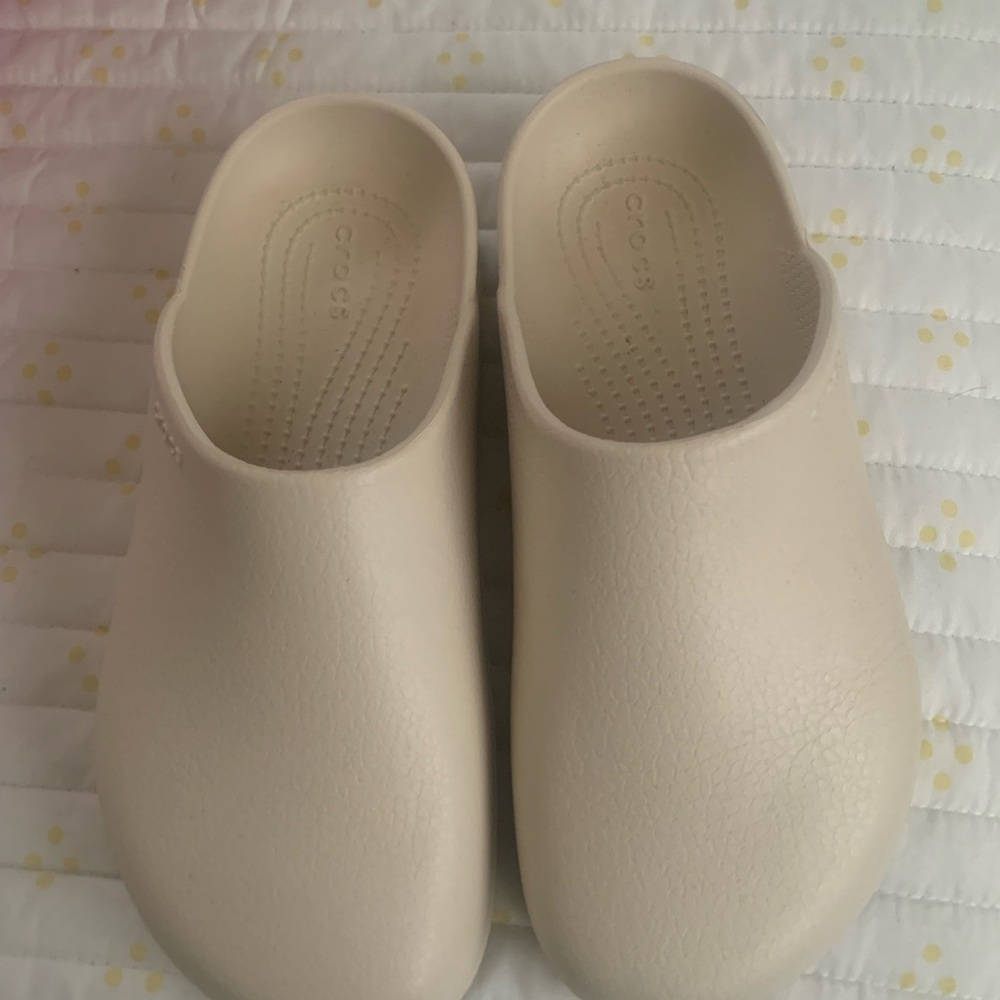 CROCS Women's Cream Mules